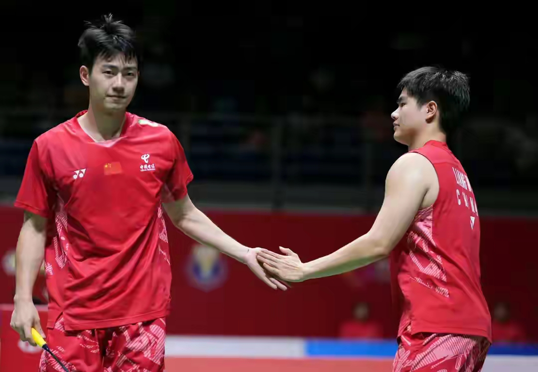 开云在线直播-中国羽毛球队翻盘印尼羽毛球队，安赛龙惊艳世界